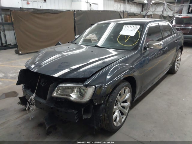 2C3CCAAG4JH253863 Chrysler 300 Touring