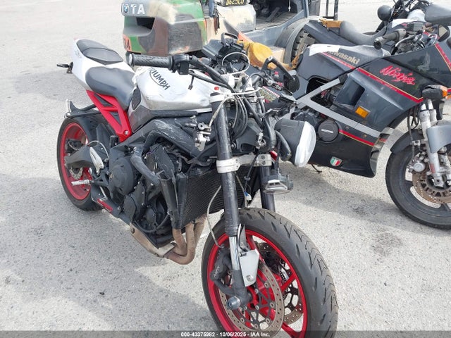 2015 SMTL03NE0FT690375 main image