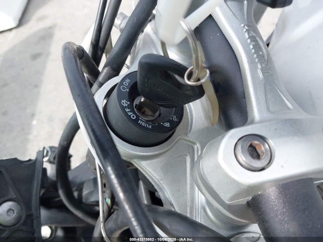 Triumph Motorcycle Street Triple R 2015 SMTL03NE0FT690375 Image 11