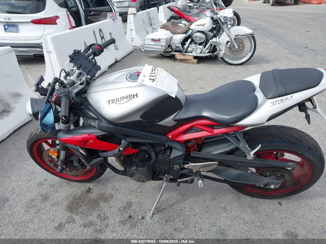 Triumph Motorcycle Street Triple R 2015 SMTL03NE0FT690375 Image 13