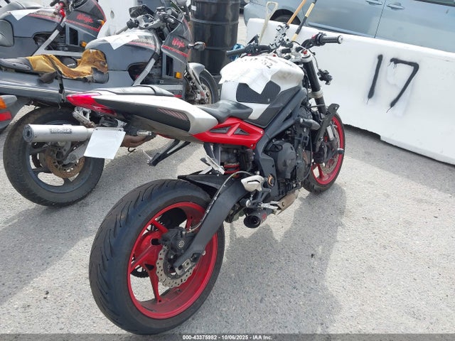 Triumph Motorcycle Street Triple R 2015 SMTL03NE0FT690375 Image 4