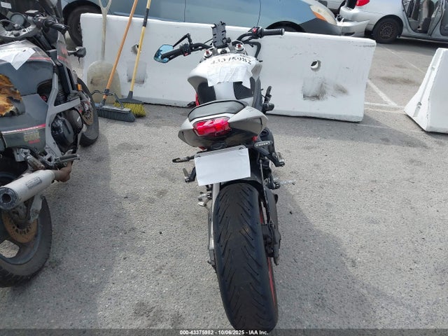Triumph Motorcycle Street Triple R 2015 SMTL03NE0FT690375 Image 6