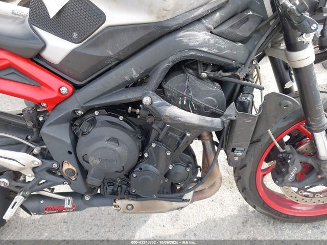 Triumph Motorcycle Street Triple R 2015 SMTL03NE0FT690375 Image 8