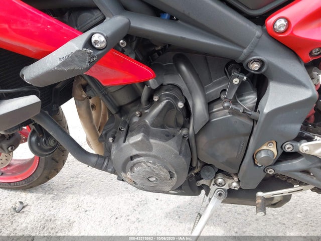 Triumph Motorcycle Street Triple R 2015 SMTL03NE0FT690375 Image 9