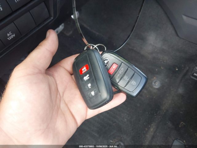 2023 TOYOTA TUNDRA HYBRID 5TFJC5DB5PX038331 Photo 10