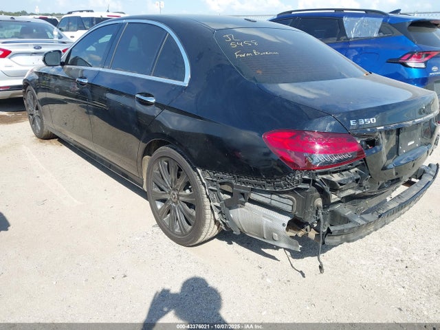 2021 MERCEDES-BENZ E 350 W1KZF8DB0MA931913 Photo 2