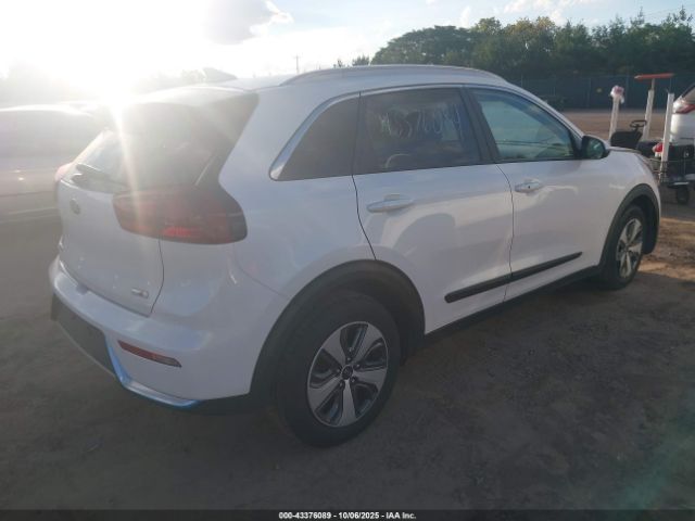 2019 KIA NIRO PLUG-IN HYBRID KNDCM3LD6K5298268 Photo 3