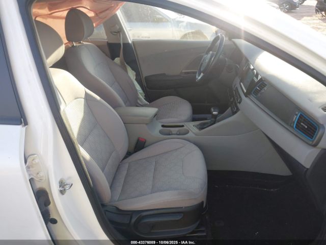 2019 KIA NIRO PLUG-IN HYBRID KNDCM3LD6K5298268 Photo 4