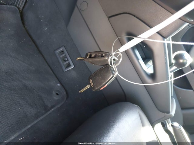 2013 AUDI A3 WAUBEAFM1DA002962 Photo 10