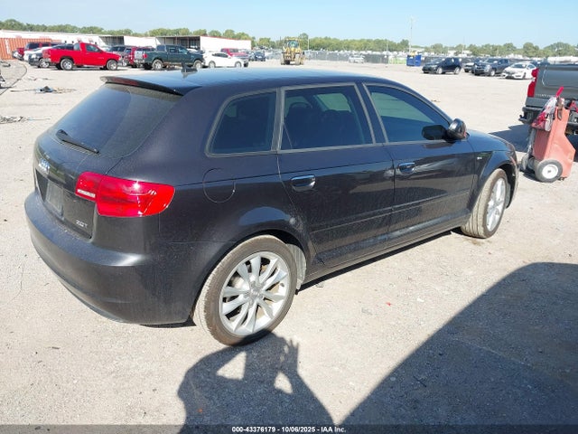 2013 AUDI A3 WAUBEAFM1DA002962 Photo 3