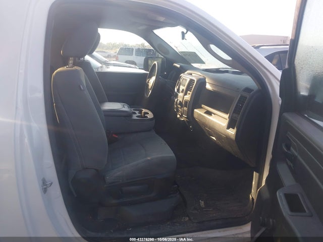 2017 RAM 1500 3C6JR6DG7HG521378 Photo 4