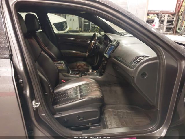 2018 CHRYSLER 300 2C3CCABG6JH244774 Photo 4