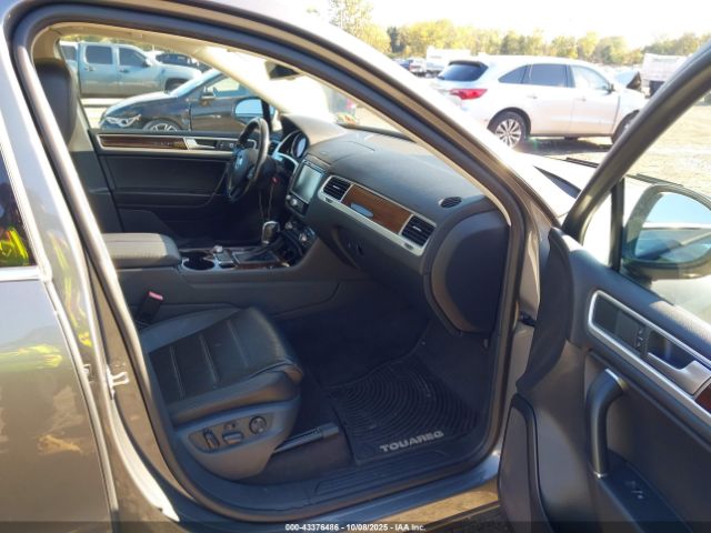 2016 VOLKSWAGEN TOUAREG WVGEF9BP5GD001470 Photo 4