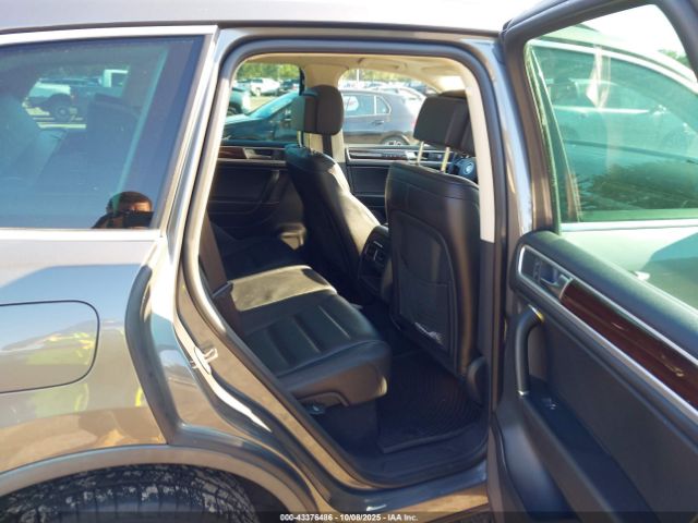 2016 VOLKSWAGEN TOUAREG WVGEF9BP5GD001470 Photo 7