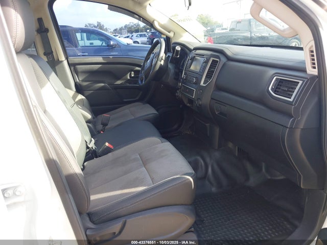 43376551 :رقم المزاد ، 1N6AA1EJ2KN506554 vin ، 2019 Nissan Titan S مزاد بيع