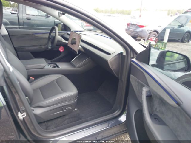 2026 TESLA MODEL Y 7SAYGDEEXTA442834 Photo 4