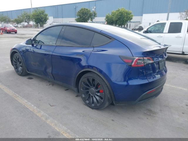 2022 TESLA MODEL Y 7SAYGDEF2NF524037 Photo 2