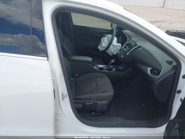2021 CHEVROLET MALIBU 1G1ZD5ST2MF026563 Photo 4