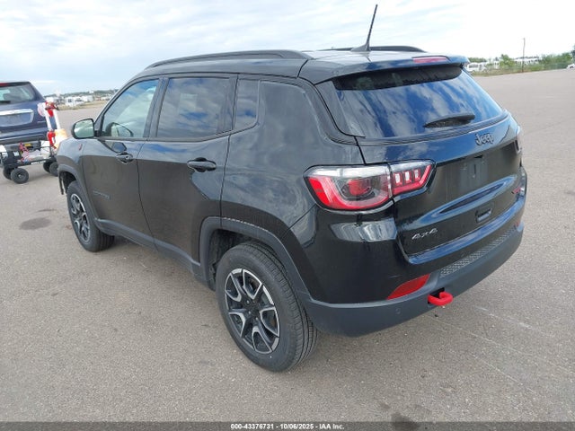 Jeep Compass 2024 3C4NJDDN6RT137220 Image 3