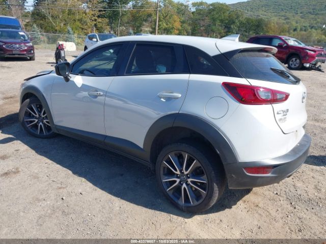 2018 MAZDA CX-3 JM1DKFC71J0320971 Photo 2