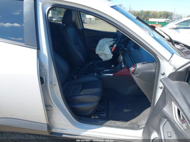 2018 MAZDA CX-3 JM1DKFC71J0320971 Photo 4