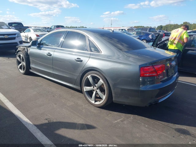2014 AUDI S8 WAUD2AFD9EN004471 Photo 2