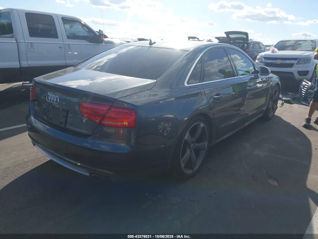 2014 AUDI S8 WAUD2AFD9EN004471 Photo 3