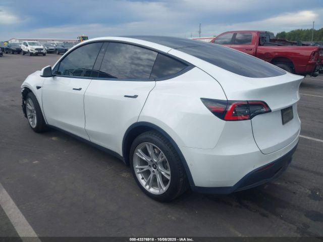 2021 TESLA MODEL Y 5YJYGDEE9MF086071 Photo 2