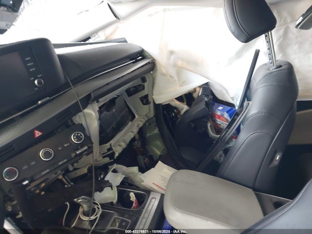 Продажа на аукционе авто 2024 Kia Carnival Mpv Lx Seat Package, vin: KNDNB4H39R6355300, номер лота: 43376931