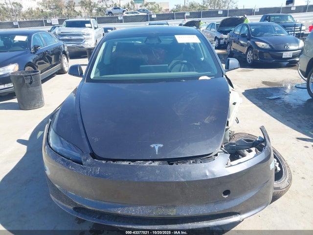 2025 Tesla Model 3 Long Range Rear-wheel Drive მანქანა იყიდება აუქციონზე, vin: 5YJ3E1EA3SF993522, აუქციონის ნომერი: 43377021