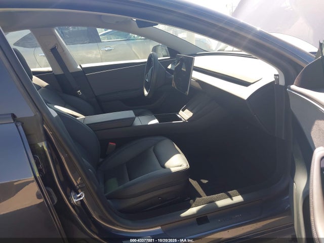 2025 TESLA MODEL 3 5YJ3E1EA3SF993522 Photo 4