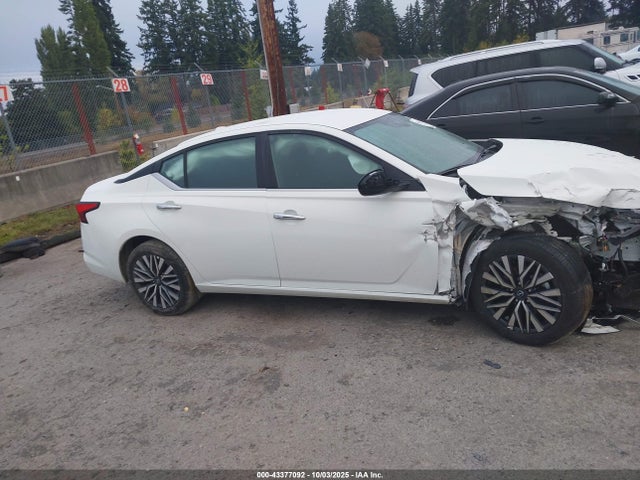 Nissan 2025 2025 1N4BL4DV5SN312338 Image 13