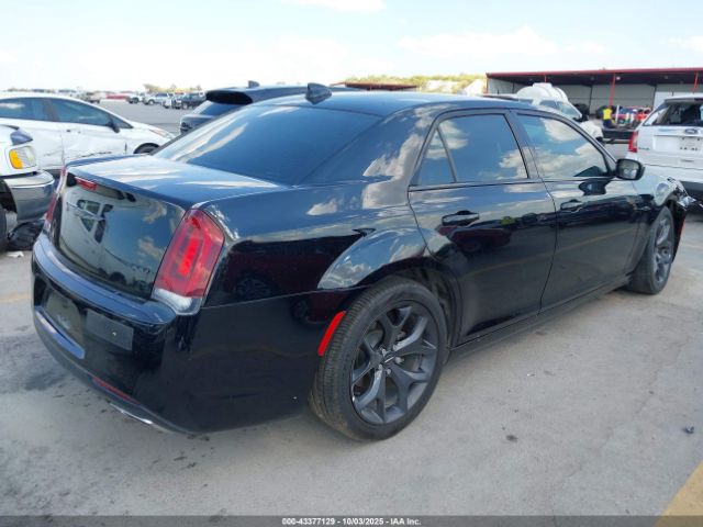 2021 CHRYSLER 300 2C3CCAAG5MH637011 Photo 3