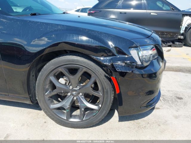 2021 CHRYSLER 300 2C3CCAAG5MH637011 Photo 5