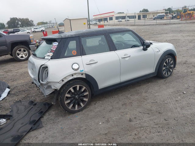 2018 MINI HARDTOP WMWXU3C51J2F50616 Photo 3