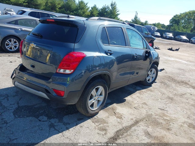 2022 CHEVROLET TRAX KL7CJPSMXNB560927 Photo 3