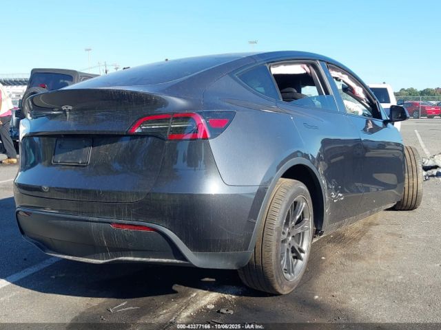 2025 TESLA MODEL Y 7SAYGDED8SF266679 Photo 3
