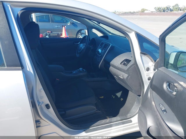 1N4BZ0CP3HC302888 Nissan LEAF S