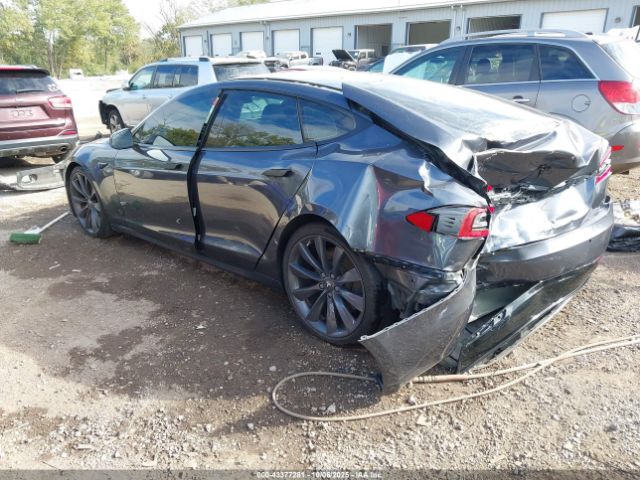 2017 TESLA MODEL S 5YJSA1E25HF196486 Photo 2