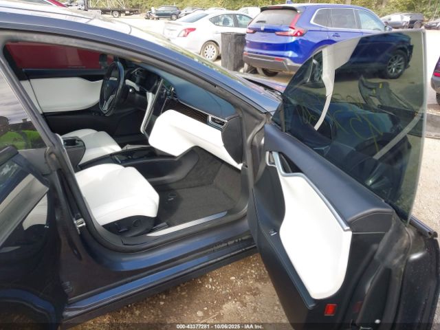 2017 TESLA MODEL S 5YJSA1E25HF196486 Photo 4