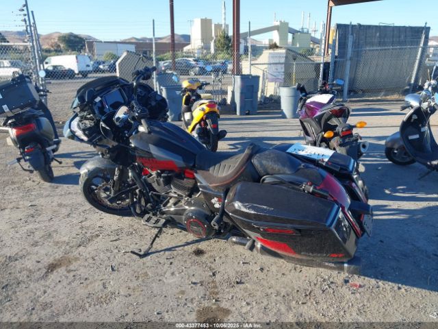 2025 HARLEY-DAVIDSON FLTRXSTSE 1HD1TL823SB950345 Photo 2