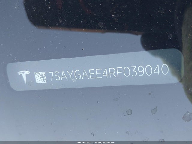 2024 Tesla Model Y Long Range Dual Motor All-wheel Drive მანქანა იყიდება აუქციონზე, vin: 7SAYGAEE4RF039040, აუქციონის ნომერი: 43377702