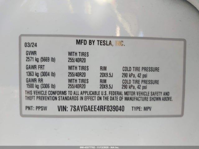 2024 Tesla Model Y Long Range Dual Motor All-wheel Drive მანქანა იყიდება აუქციონზე, vin: 7SAYGAEE4RF039040, აუქციონის ნომერი: 43377702