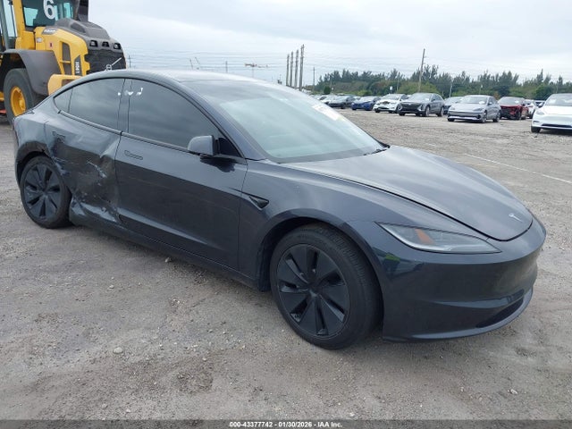 2024 TESLA MODEL 3 5YJ3E1EAXRF768900 Photo 0