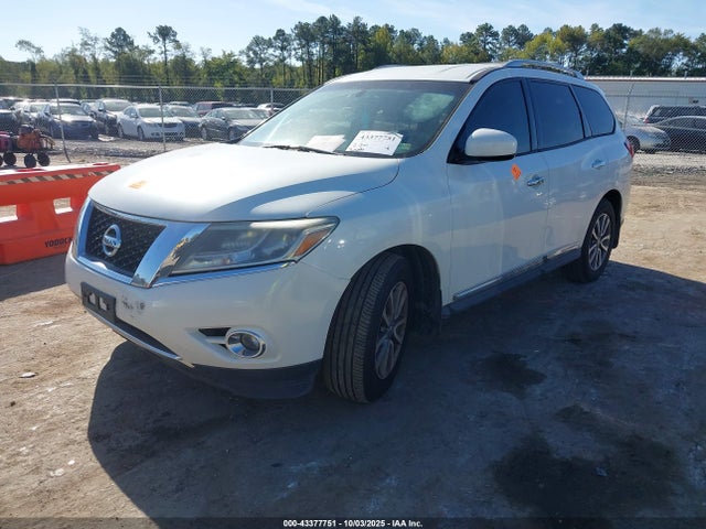Nissan 2015 2015 5N1AR2MM0FC639324 Image 2