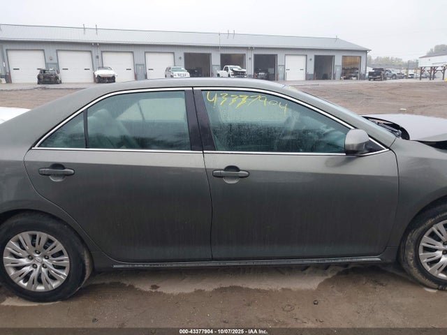 2014 Toyota Camry Le მანქანა იყიდება აუქციონზე, vin: 4T4BF1FK0ER425970, აუქციონის ნომერი: 43377904