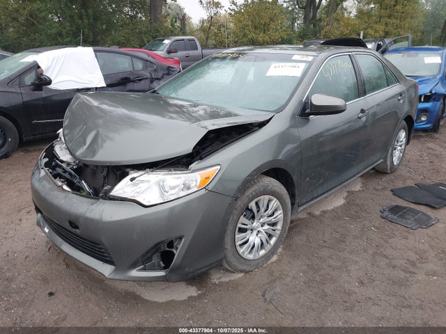 2014 Toyota Camry Le მანქანა იყიდება აუქციონზე, vin: 4T4BF1FK0ER425970, აუქციონის ნომერი: 43377904