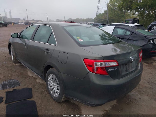 2014 Toyota Camry Le მანქანა იყიდება აუქციონზე, vin: 4T4BF1FK0ER425970, აუქციონის ნომერი: 43377904