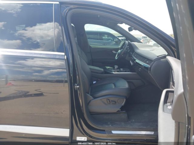 2017 AUDI Q7 WA1LAAF7XHD020470 Photo 4