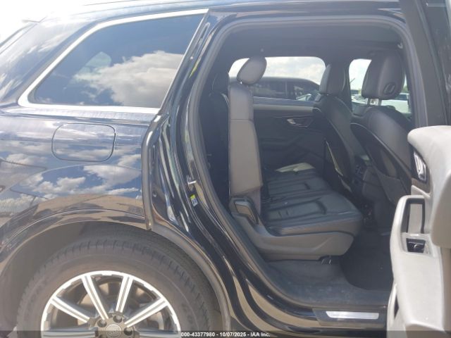 2017 AUDI Q7 WA1LAAF7XHD020470 Photo 7